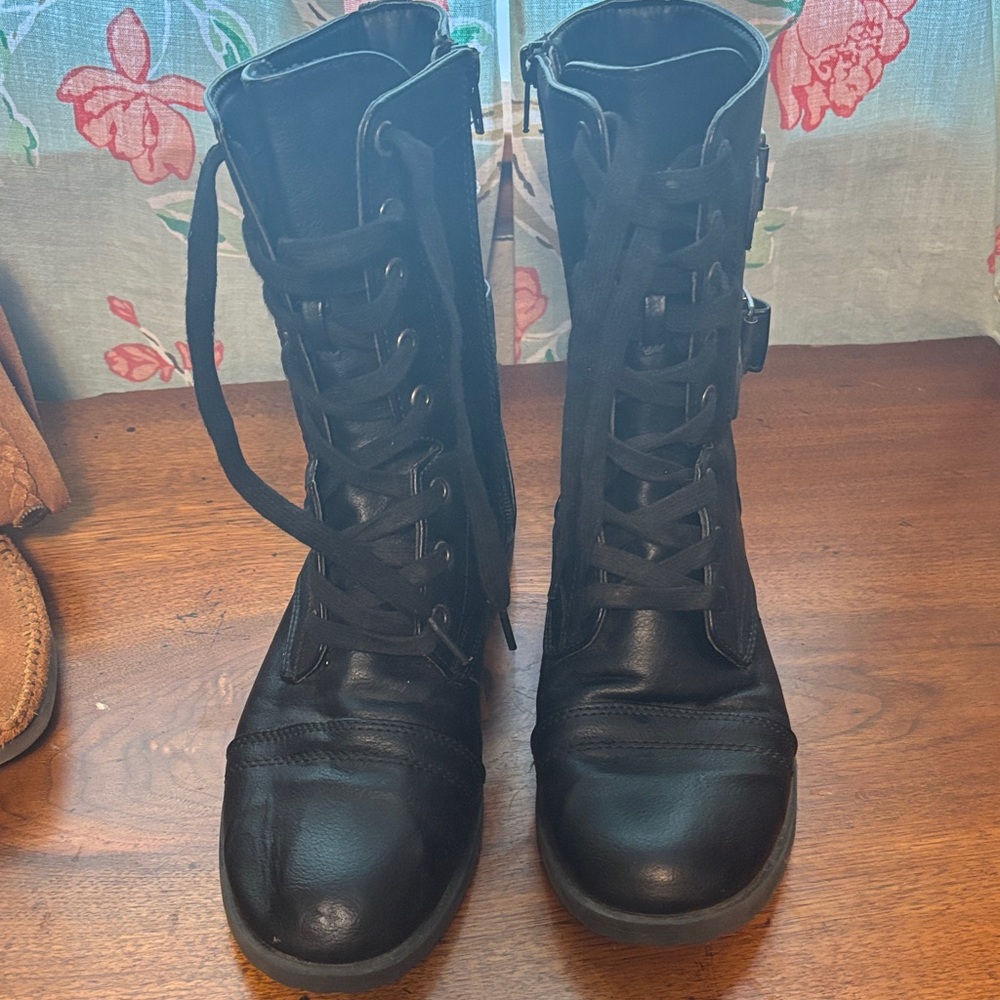 Black Lace-Up Women's Boots